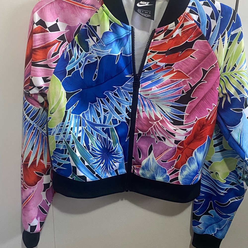 Nike Jacket - Picture 2 of 3